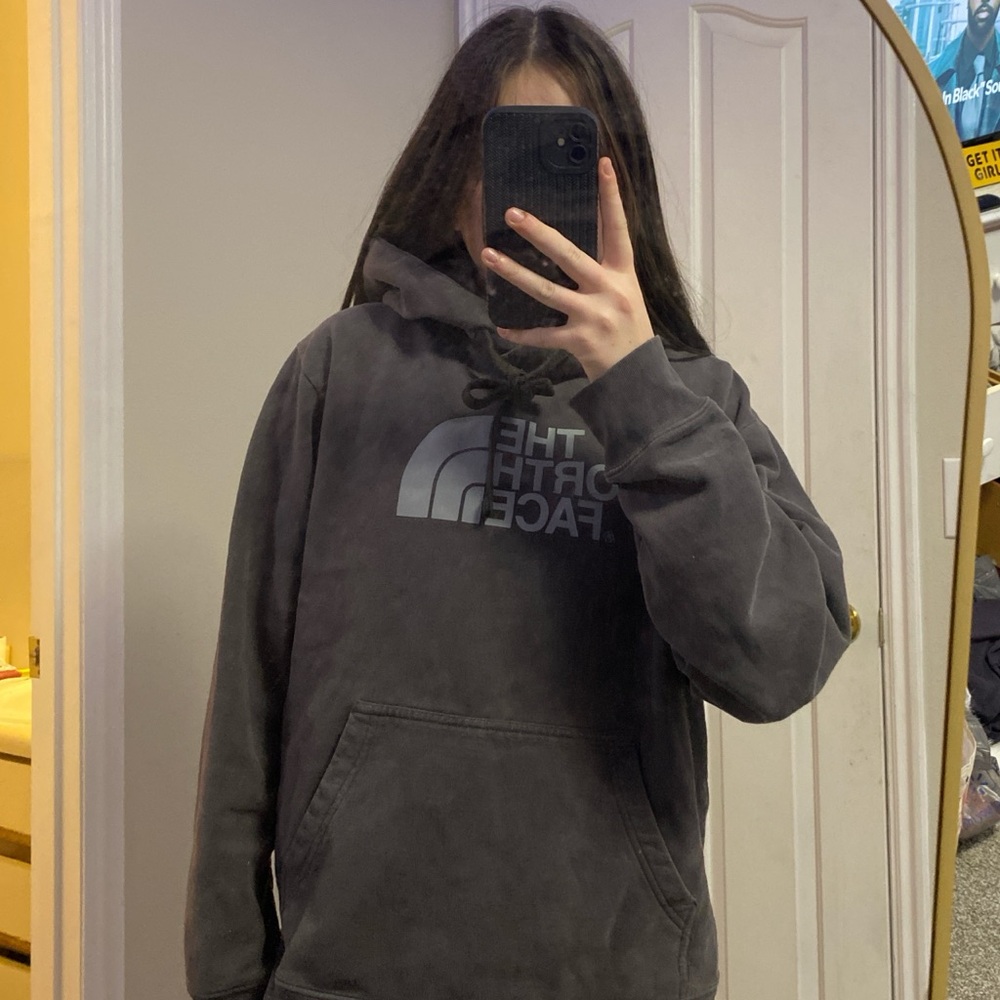 dark grey north face hoodie